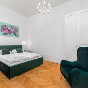 Nowy Swiat 28 By Homeprime Warszawa